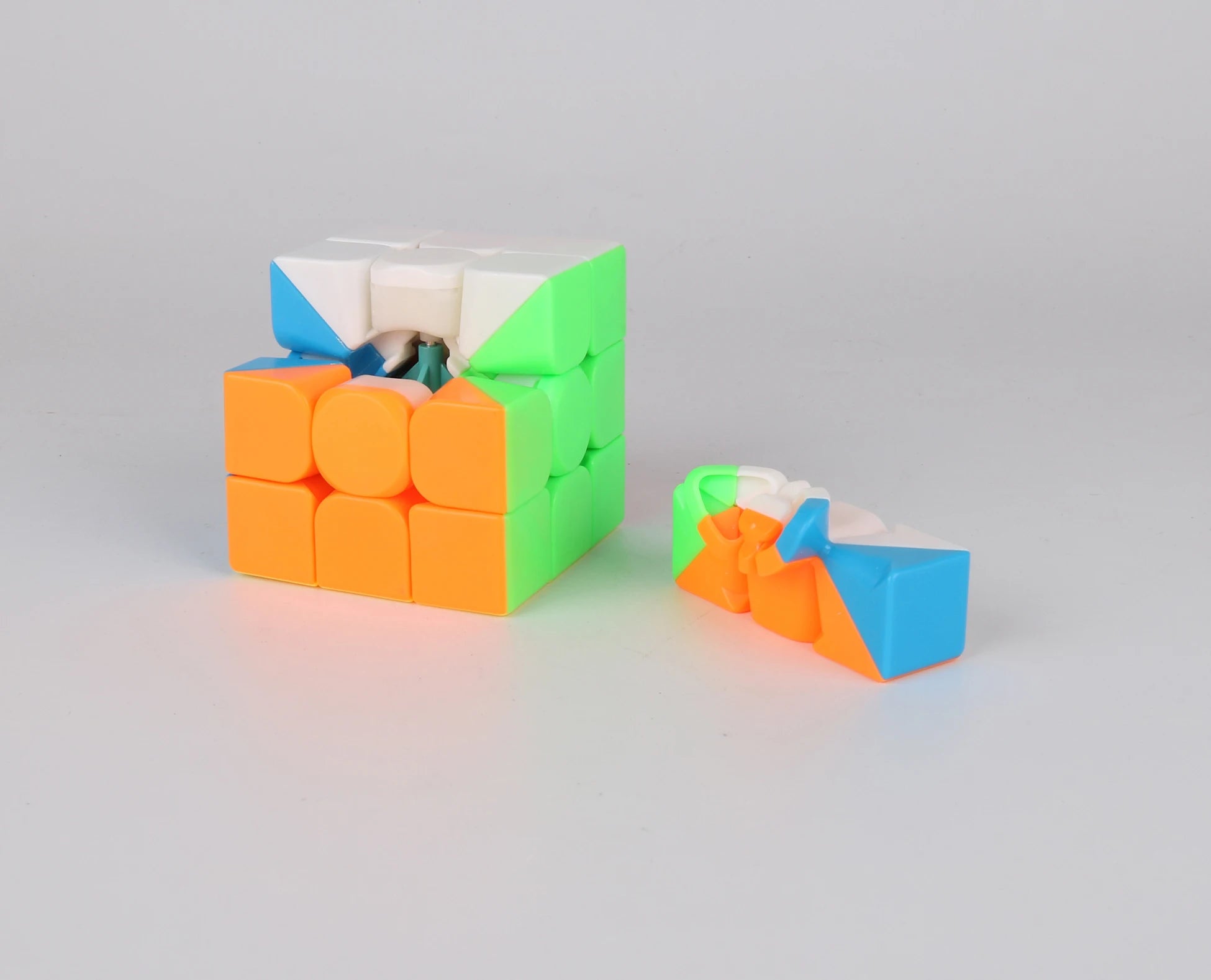 [Picube] MoYu MeiLong 3 Magic Speed Cube 3x3x3 Stickerless Professional Puzzle Educational Toy Kids Ideal Perfect Gift Choice